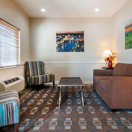 Best Western Governors Inn And Suites Wichita Esterno foto